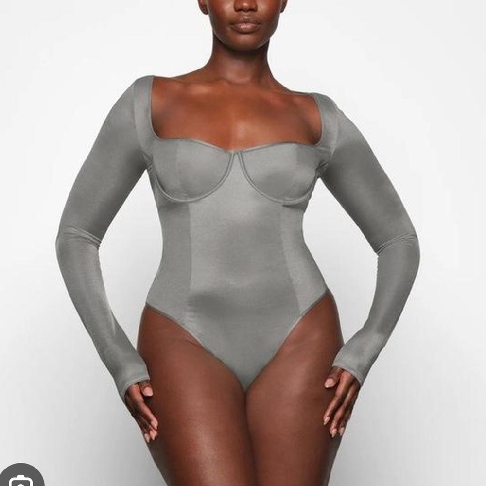 SKIMS Glissenette Long Sleeve Bodysuit